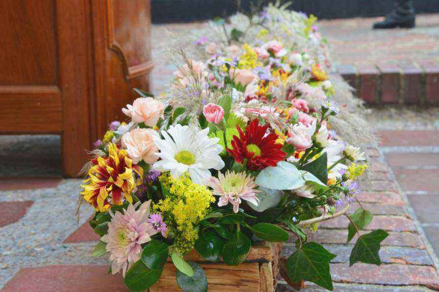 Pink rose posy
